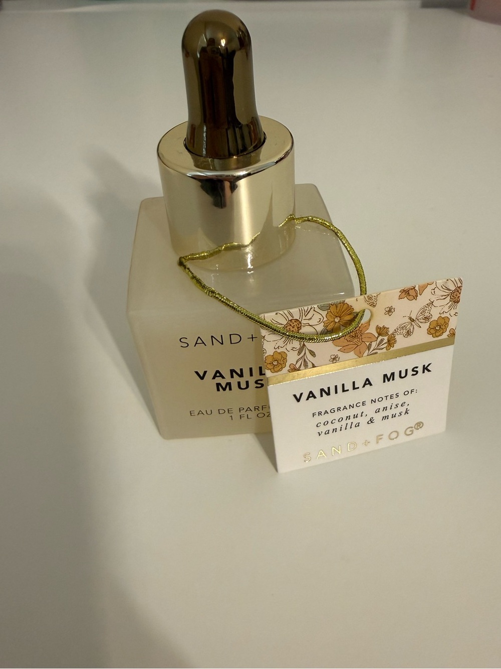 Sand + Fog Perfume Oil in Vanilla Musk 1oz - Picture 3 of 4